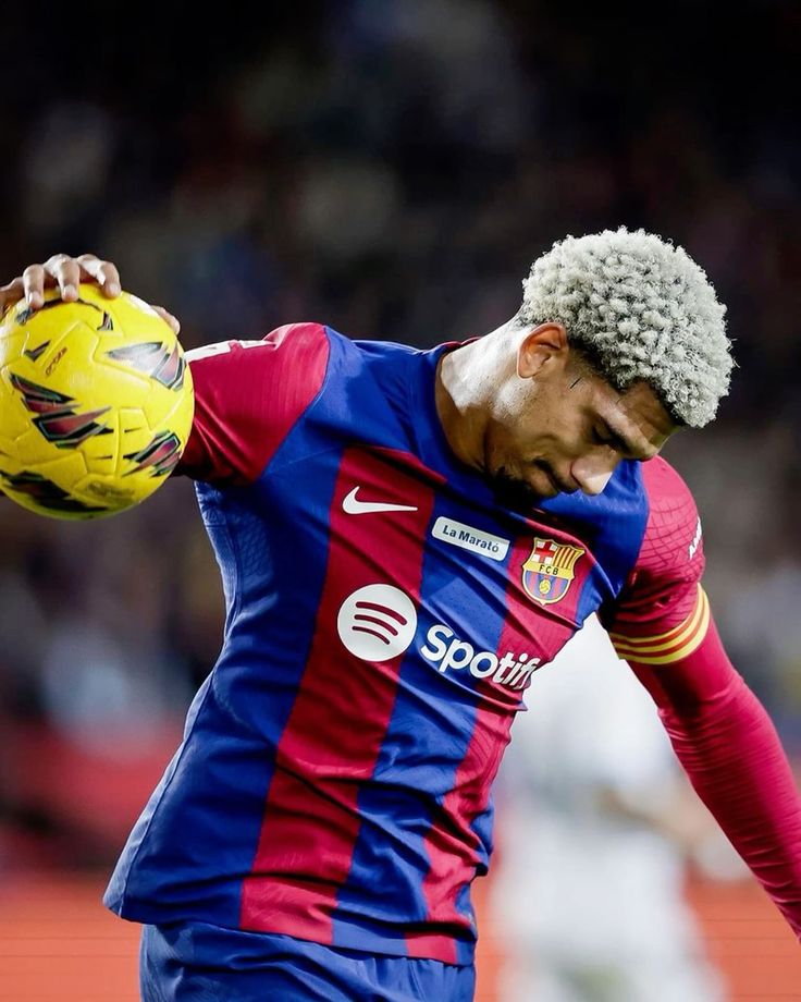 wallpaper Ronald Araujo