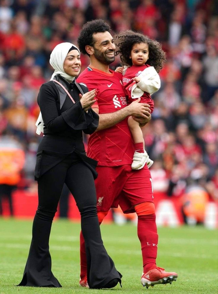 عکس محمد صلاح و همسرش