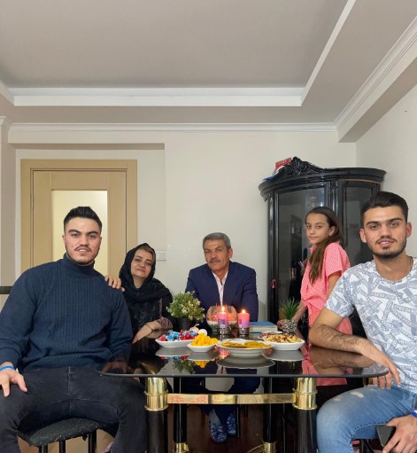 عکس خانوادگی مرتضی شریفی