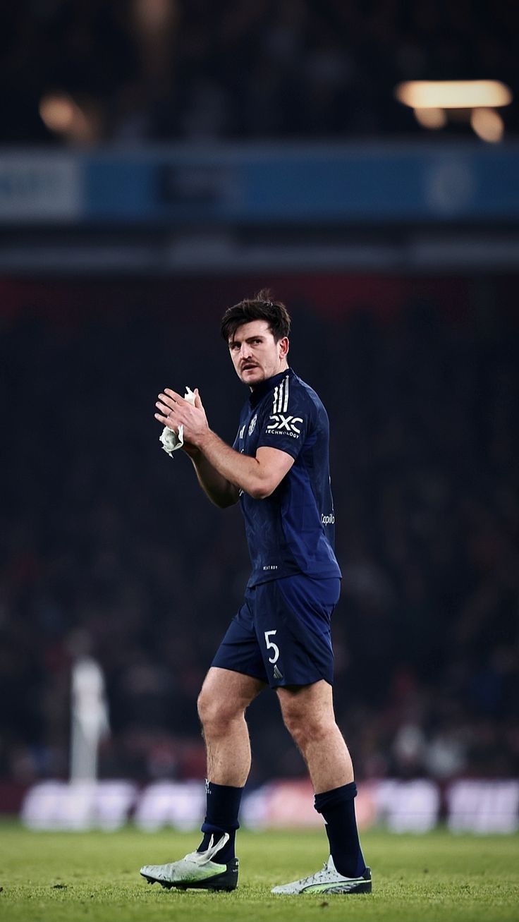 wallpaper Maguire