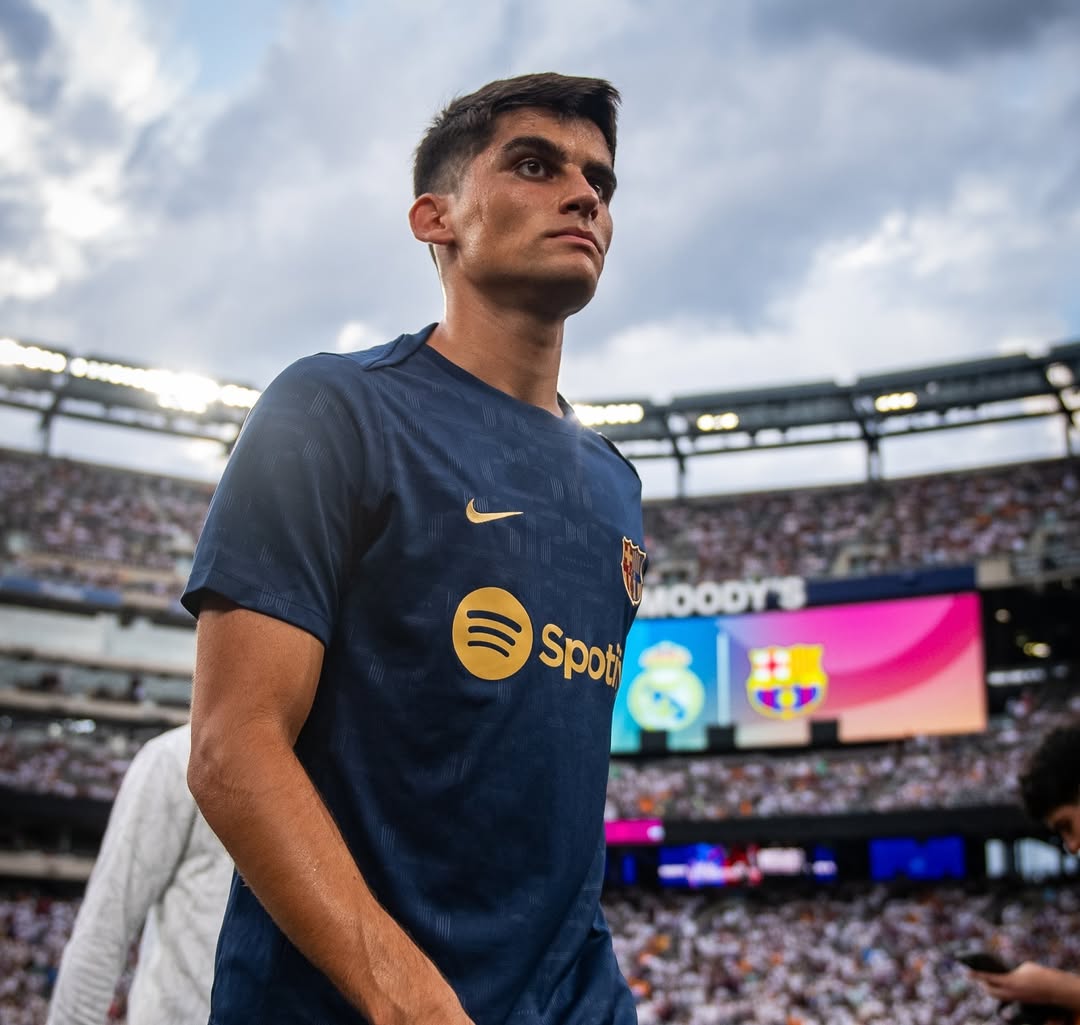 wallpaper 4k Gerard Martin
