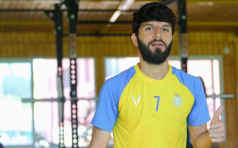 عکس ماشاریپوف برای والپیپر