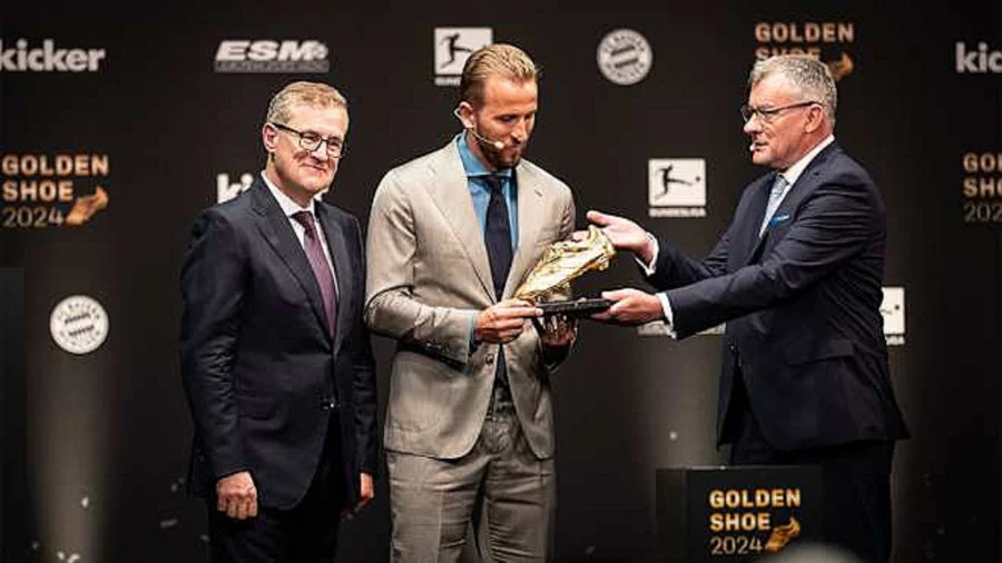 مراسم کفش طلا