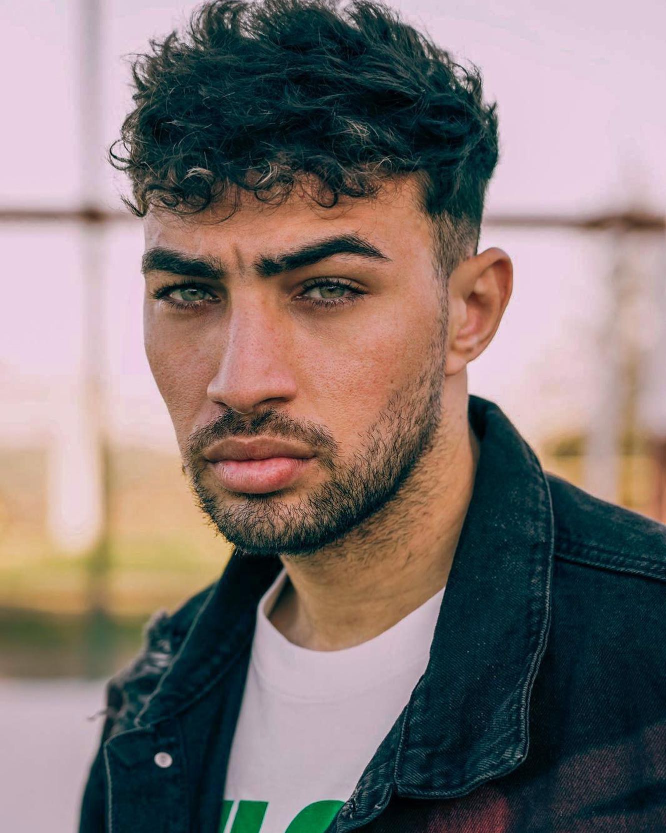 wallpaper for laptop Munir El Haddadi
