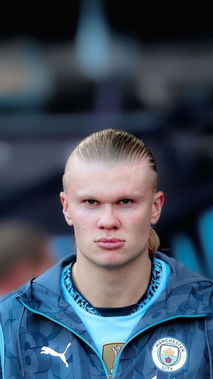 ارلینگ هالند عکس جذاب