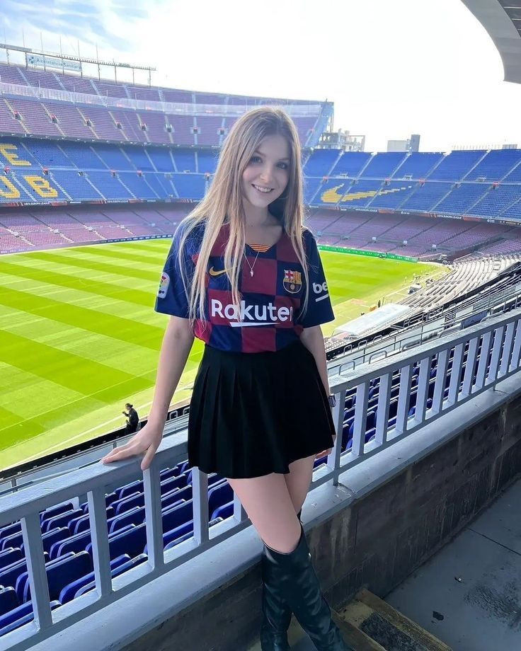 بارسلونا و دختران سکسی