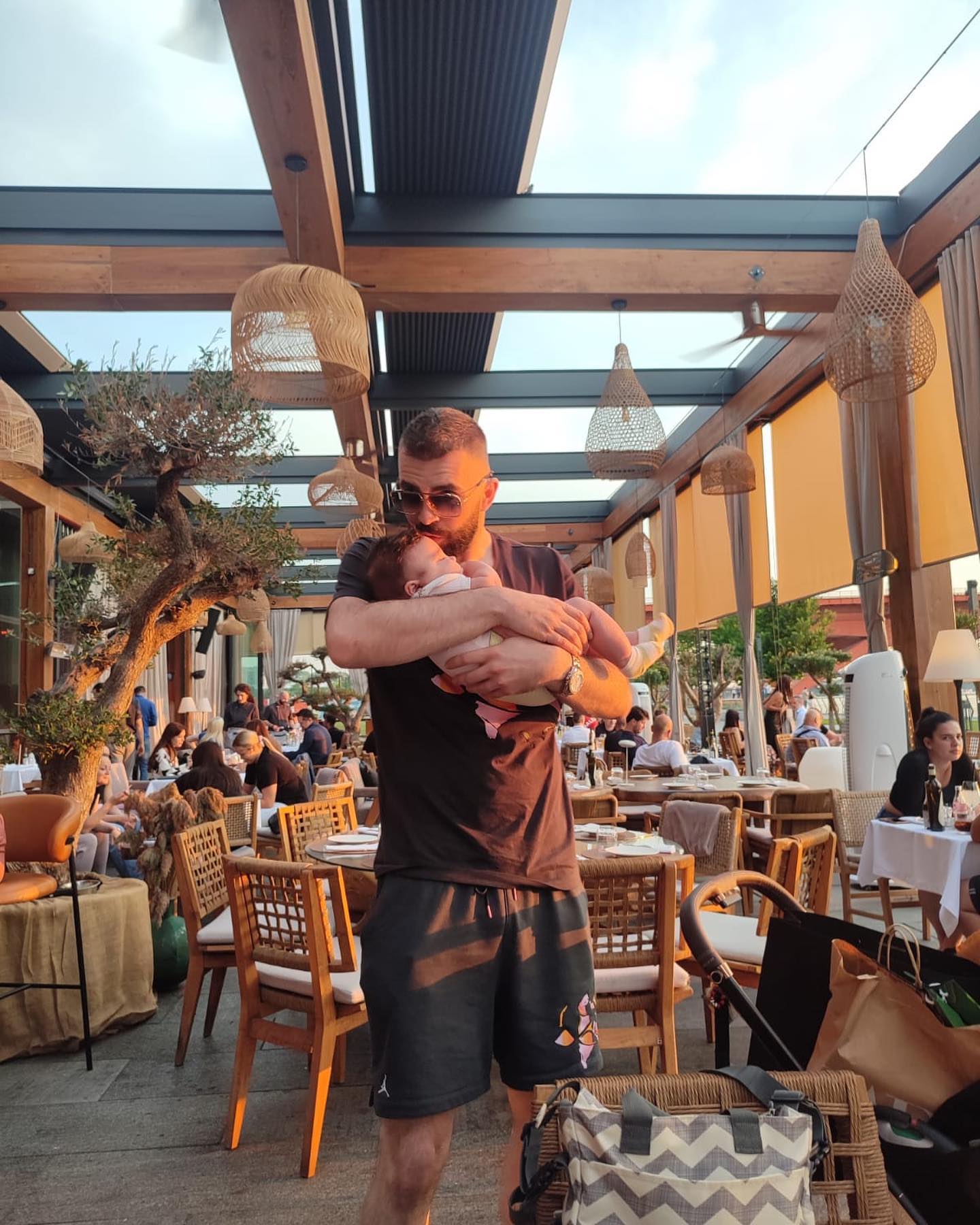 عکس اوروش کواچویچ و فرزندانش