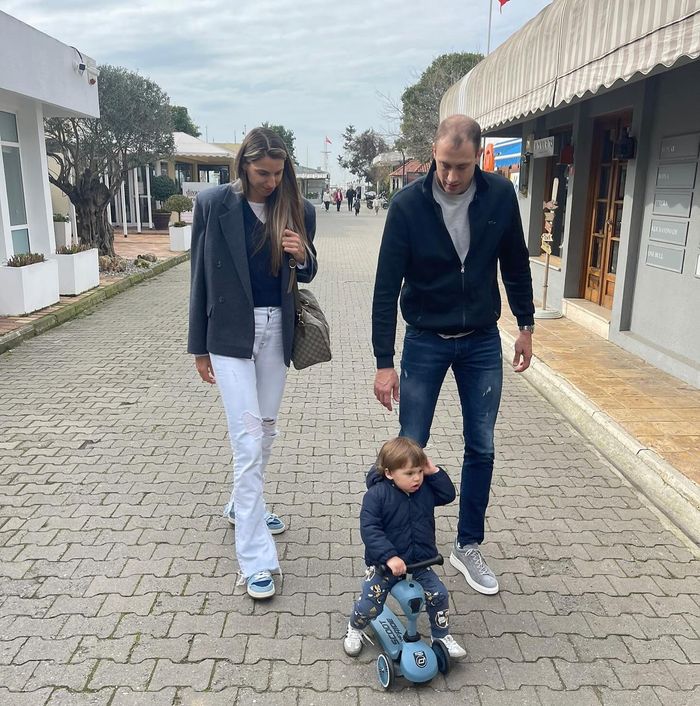 همسر الکساندر آتاناسیویچ