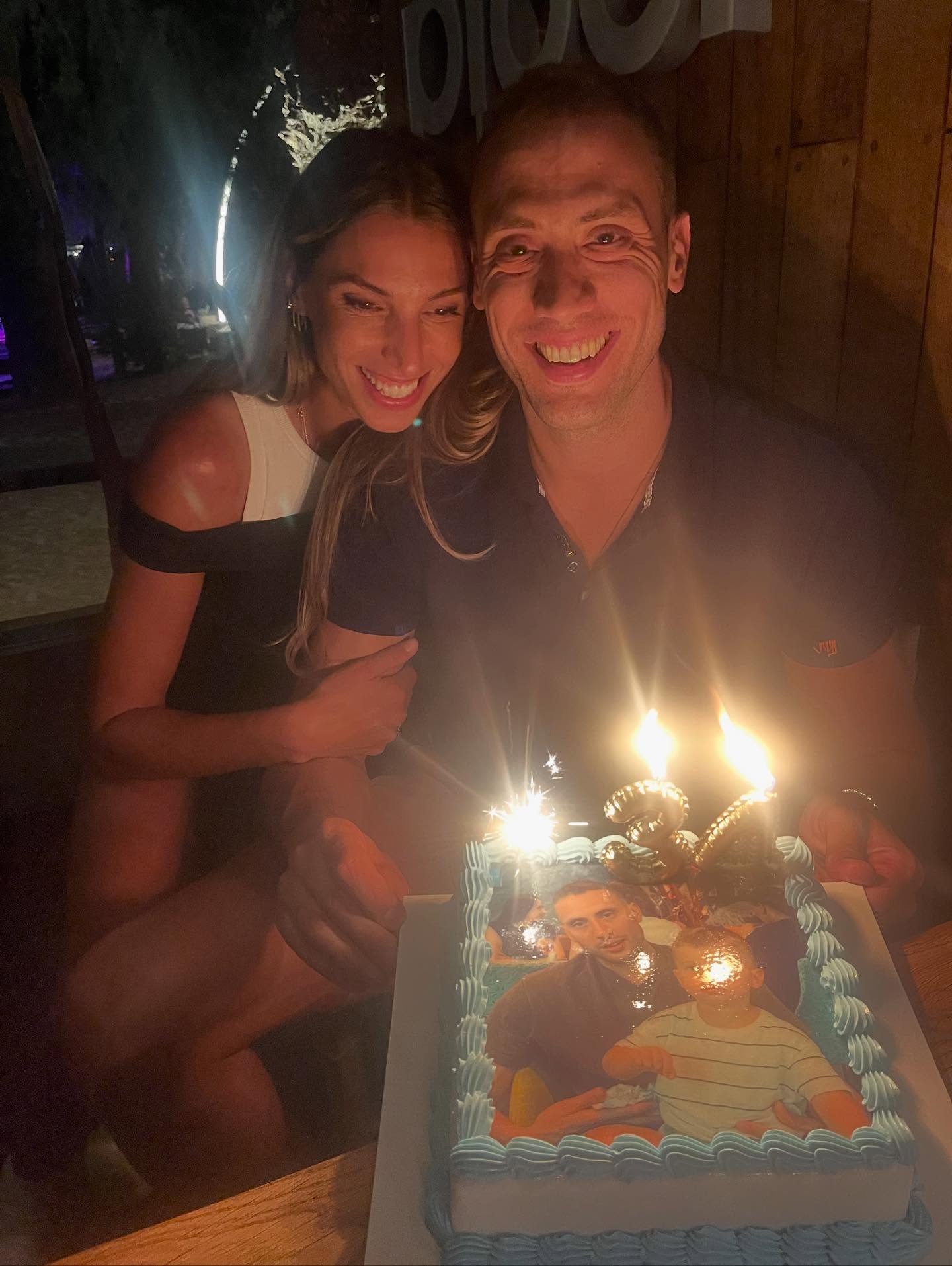 عکس الکساندر آتاناسیویچ و همسرش