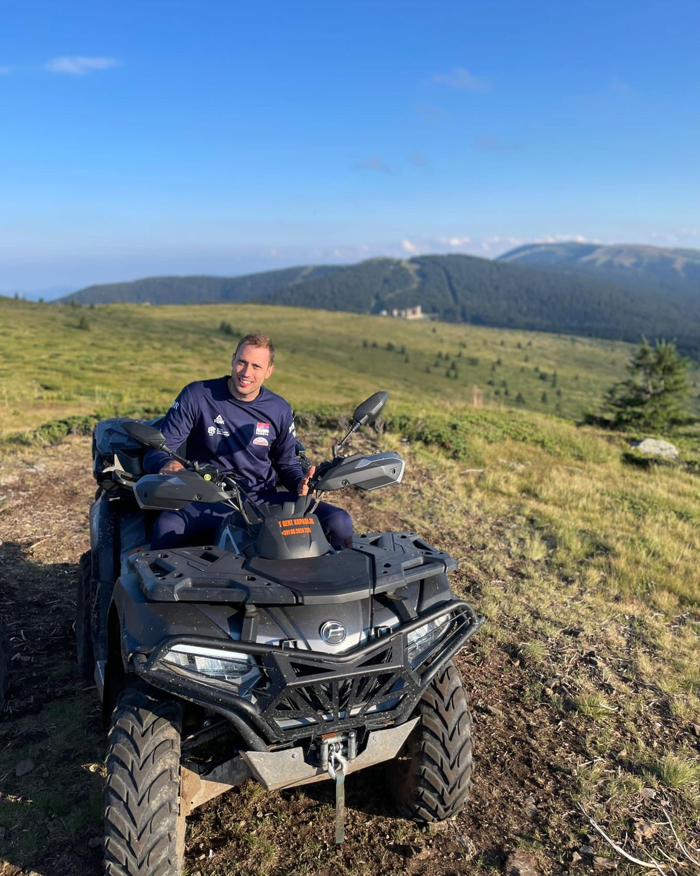 عکس الکساندر آتاناسیویچ والیبالیست