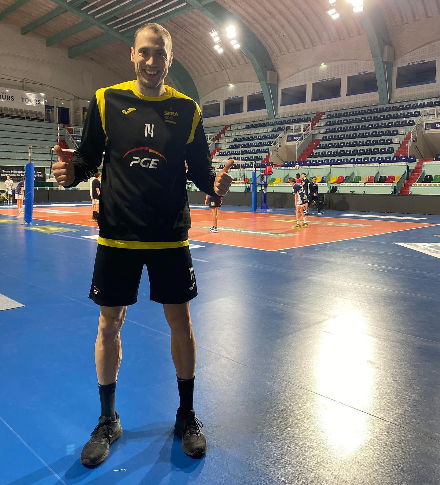 والپیپر الکساندر آتاناسیویچ