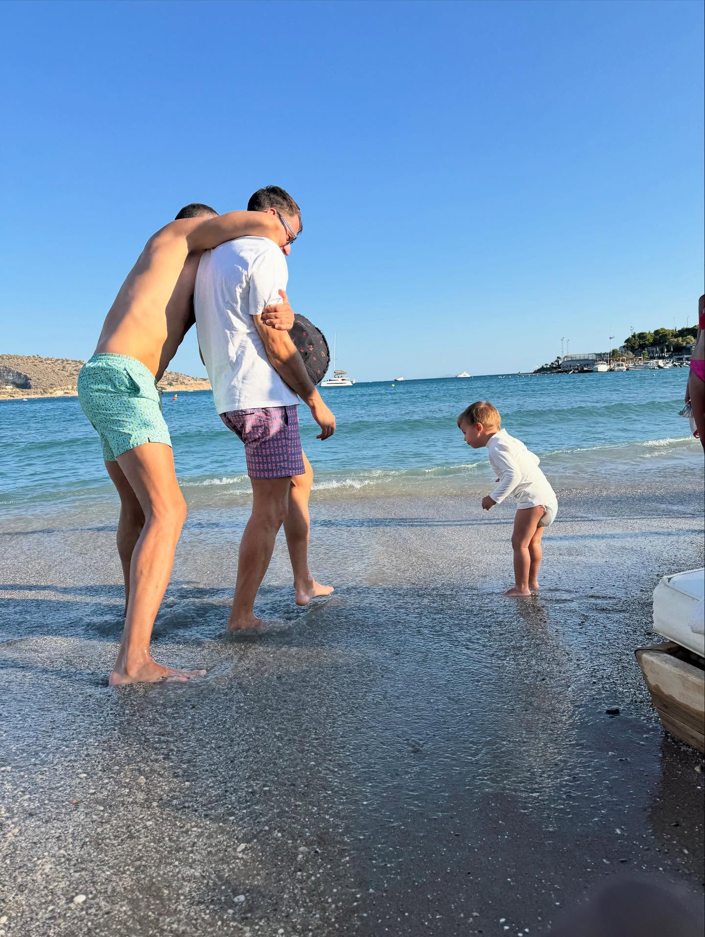 عکس الکساندر آتاناسیویچ و فرزندانش