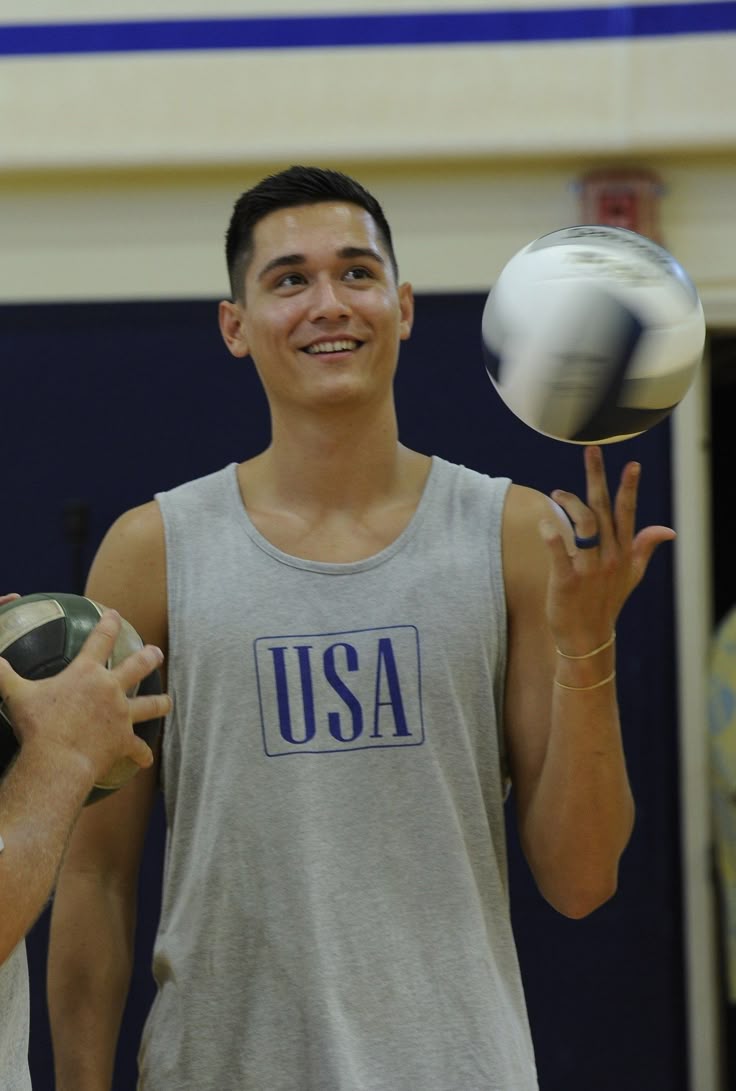 میکا کریستنسون والپیپر