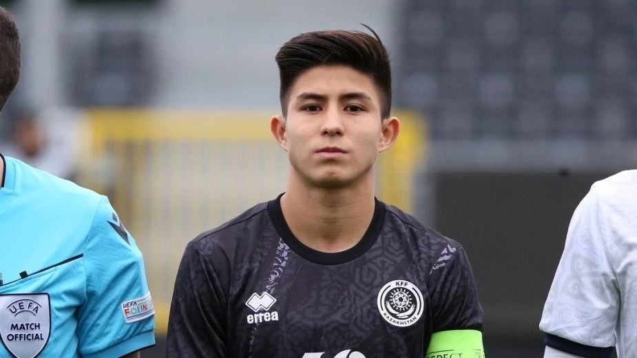 دستان ساتپایف فوتبالیست