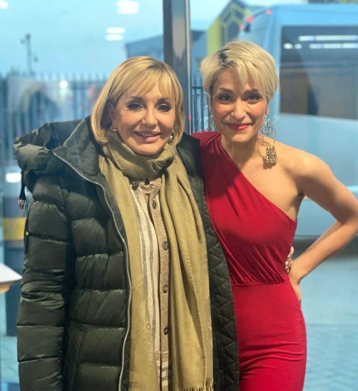 عکس آرزو من و تو و گوگوش