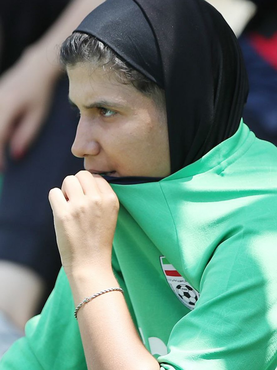 مائده بی‌رنگ کیست