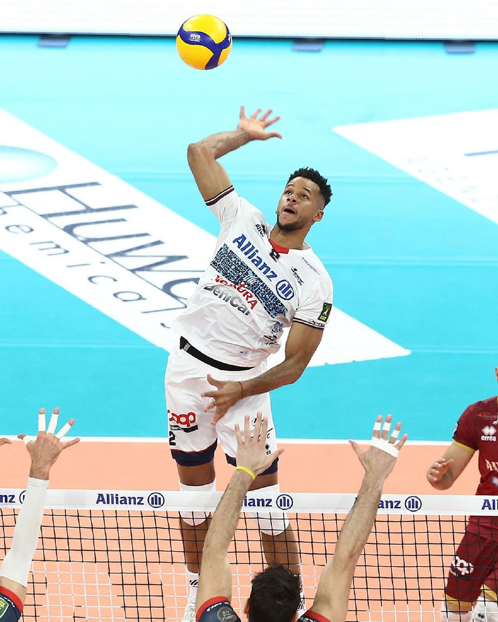 عکس های اوسنیل ملگارخو عکس های اوسنیل ملگارخو