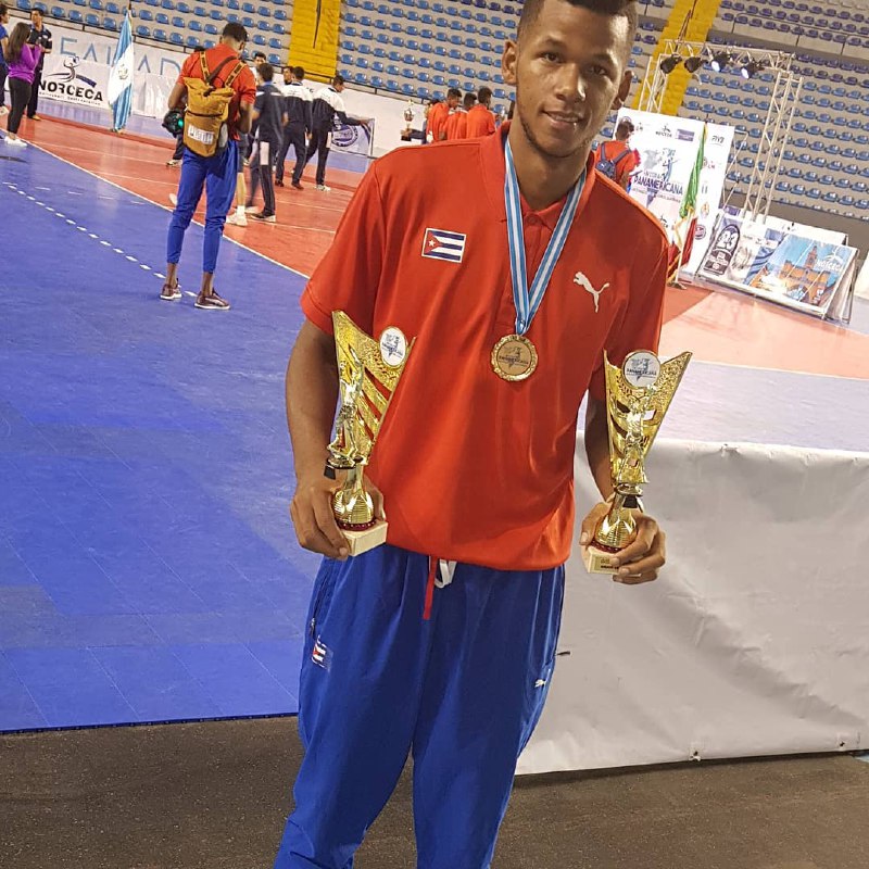 اوسنیل ملگارخو والیبال اوسنیل ملگارخو والیبال