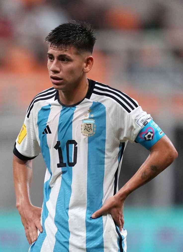 شرایط قرارداد کلودیو اچوری