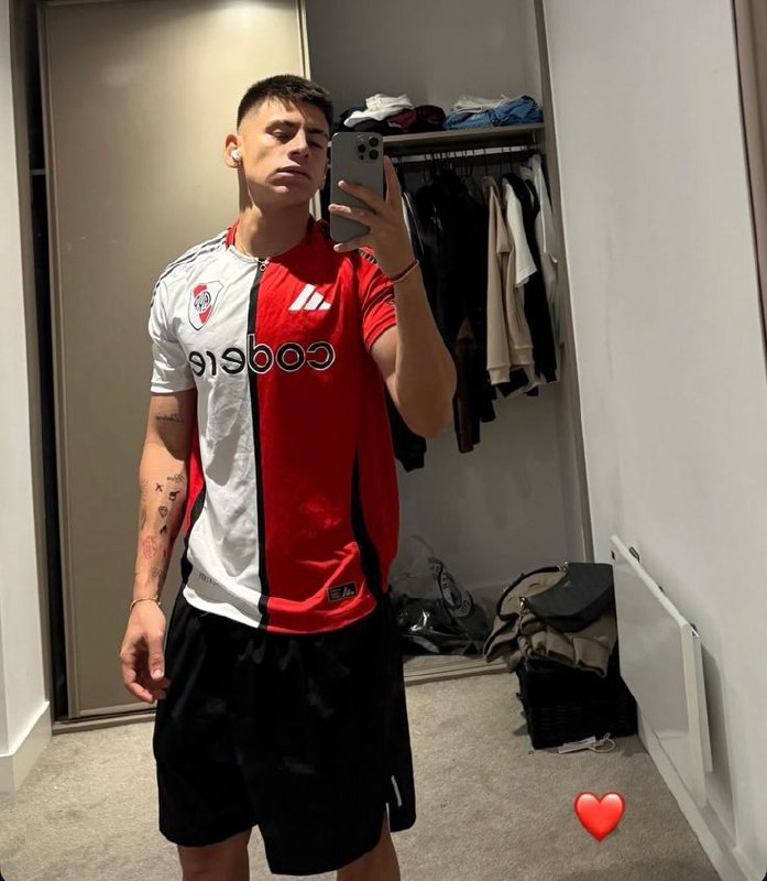 کلودیو اچوری بازی