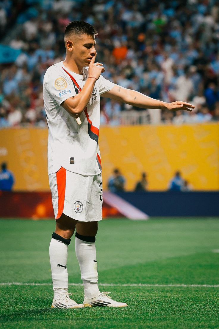 عکس جذاب کلودیو اچوری 