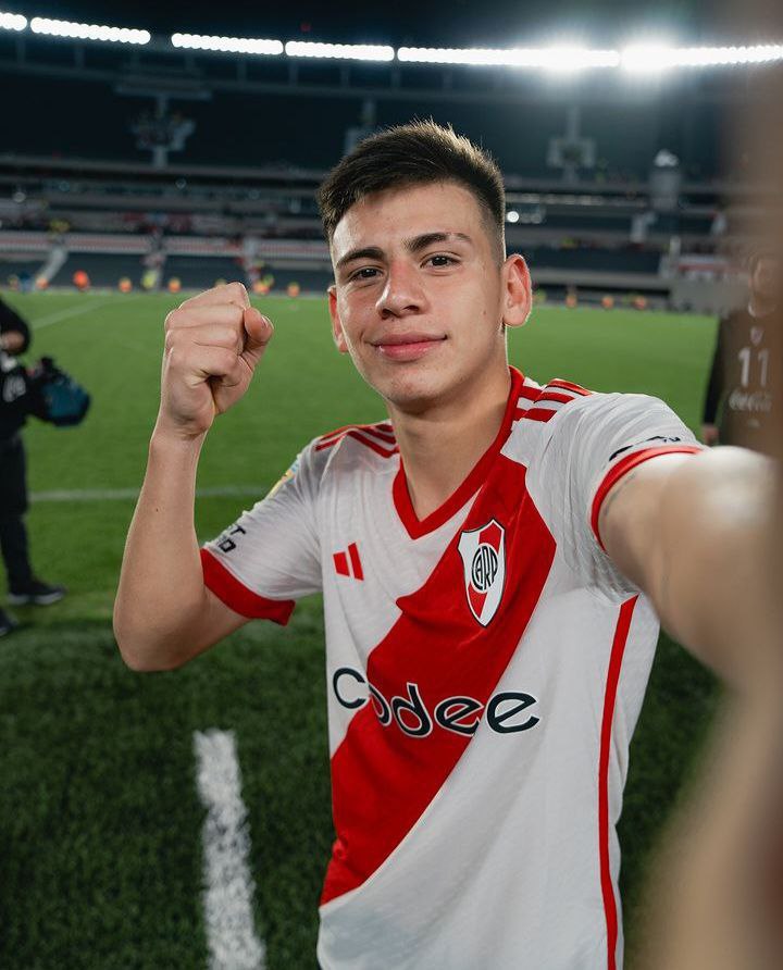 زندگینامه کلودیو اچوری