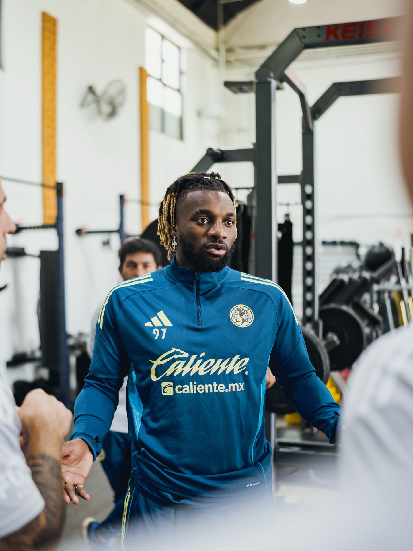 والپیپر آلن سن ماکسیمین والپیپر آلن سن ماکسیمین