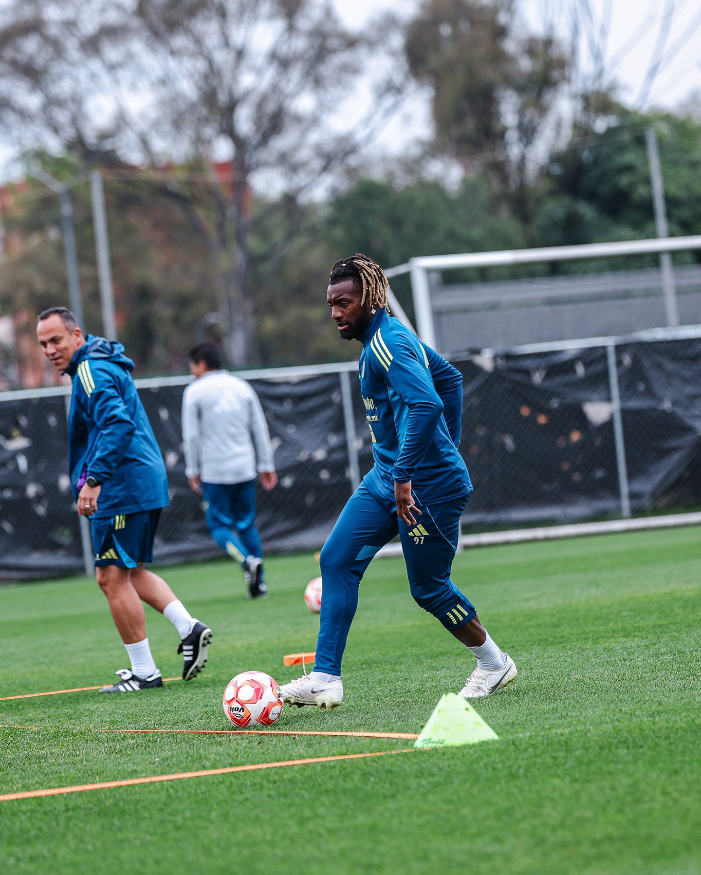 عکس آلن سن ماکسیمین عکس آلن سن ماکسیمین