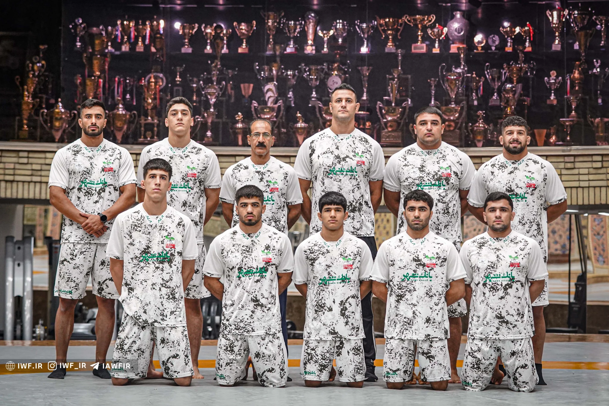 عکس محمدپویا اسدی با مربیانش عکس محمدپویا اسدی با مربیانش