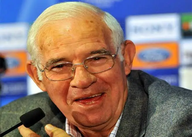 لوئیس آراگونس لوئیس آراگونس