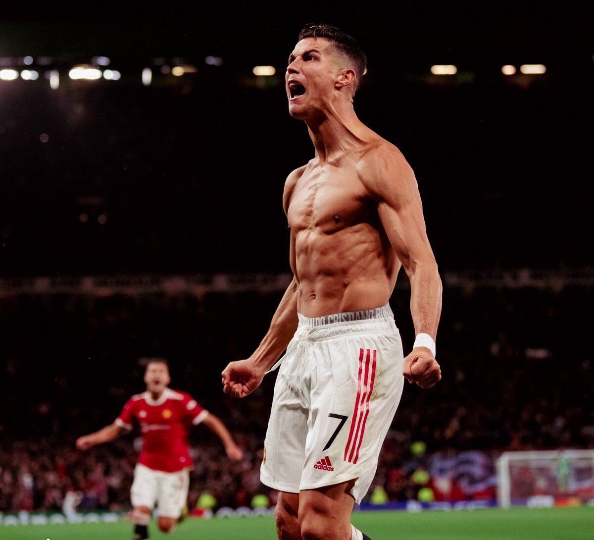 عکس عضلات رونالدو عکس عضلات رونالدو