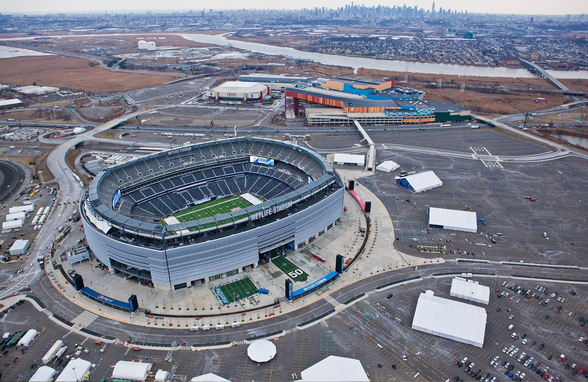 عکس ورزشگاه مت لایف عکس ورزشگاه مت لایف