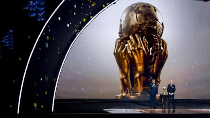 عکس جایزه صلح فیفا