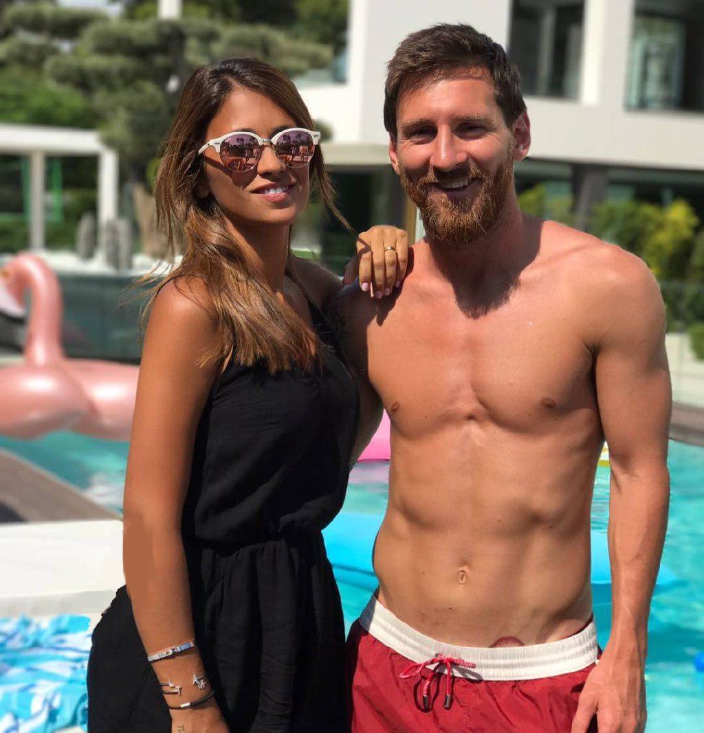 والپیپر عاشقانه مسی و آنتونلا