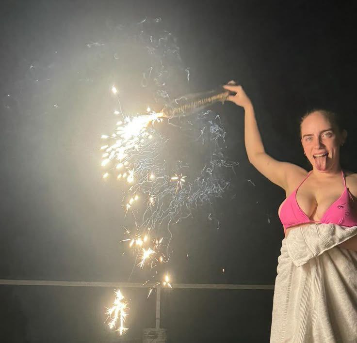 عکس لخت بیلی آیلیش 