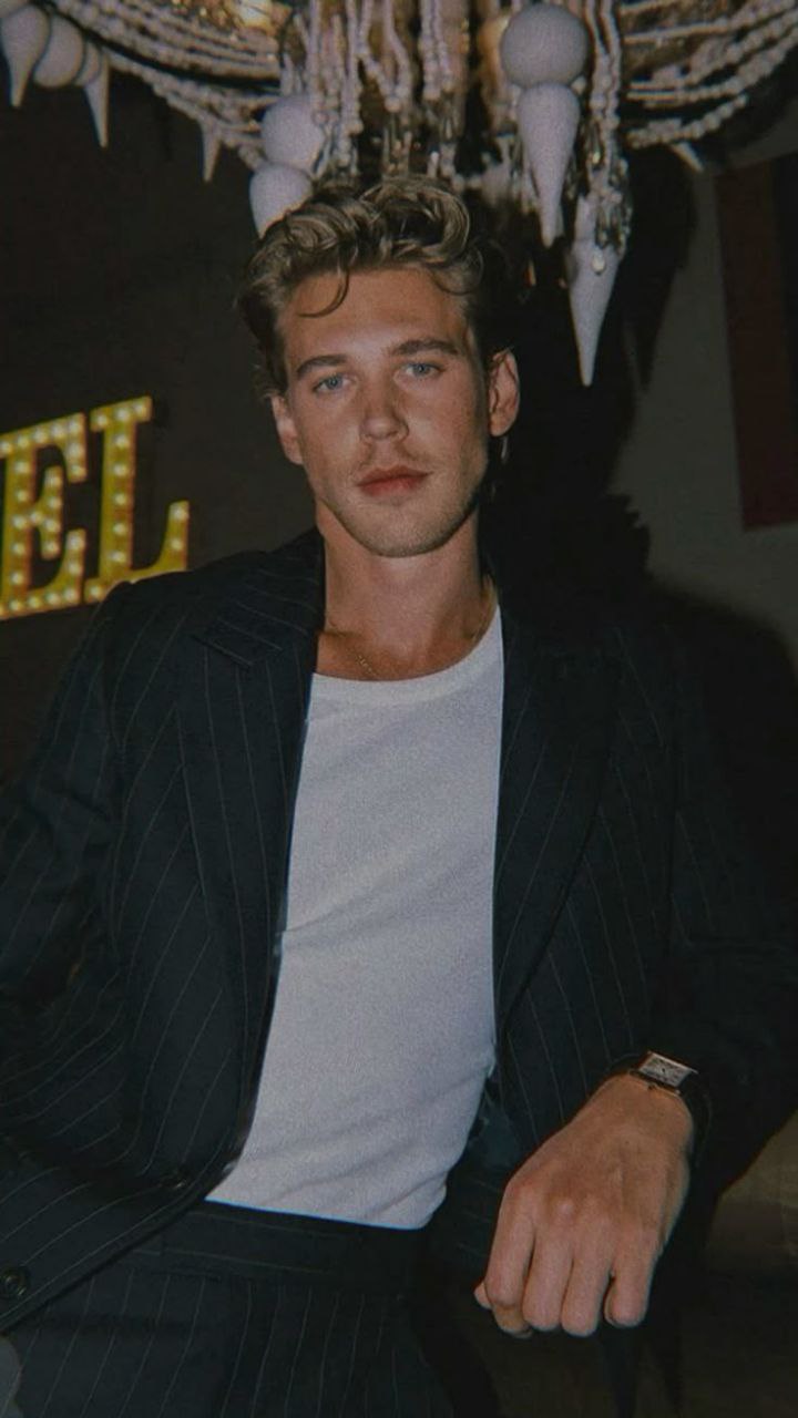 آستین باتلر تحصیلات