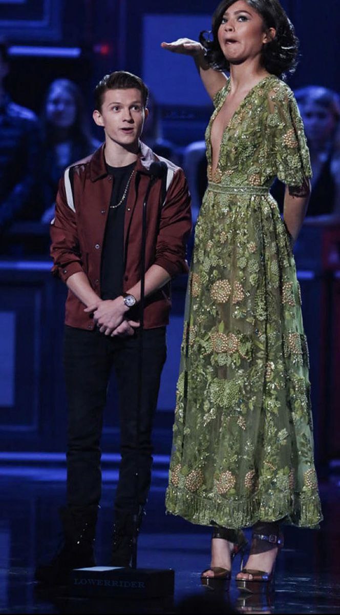 عکس تام هالند و همسرش