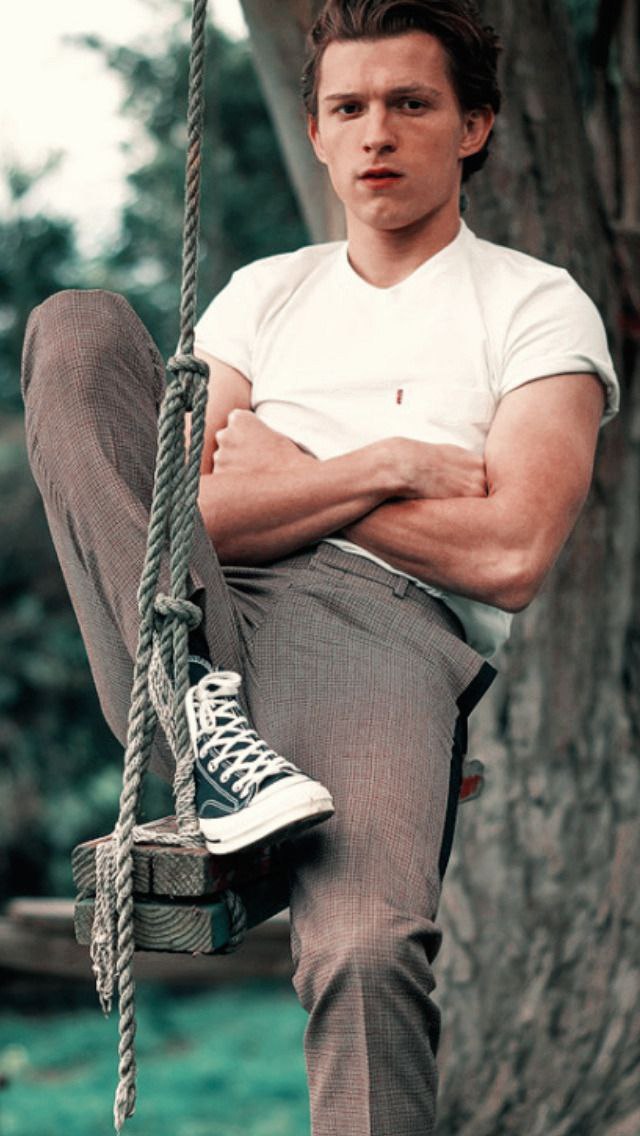 tom Holland wallpaper