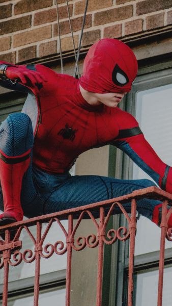 tom Holland wallpaper for laptop 