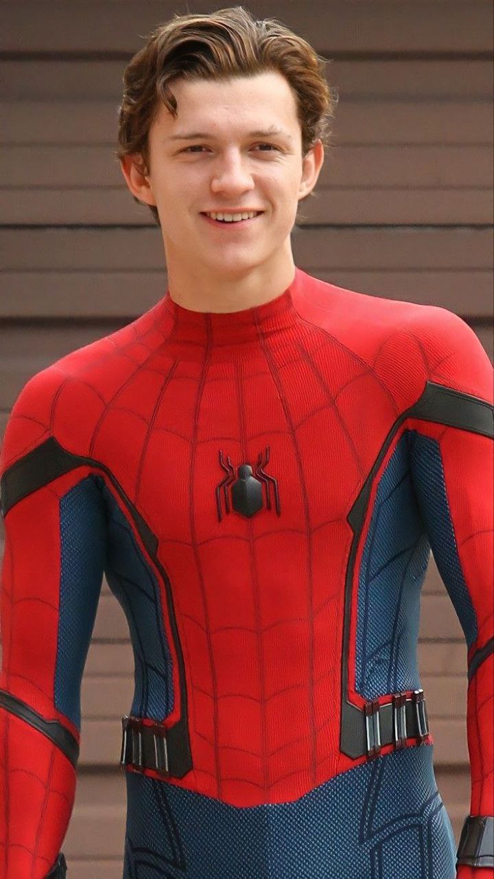 تام هالند مرد عنکبونی راهی به خانه نیست